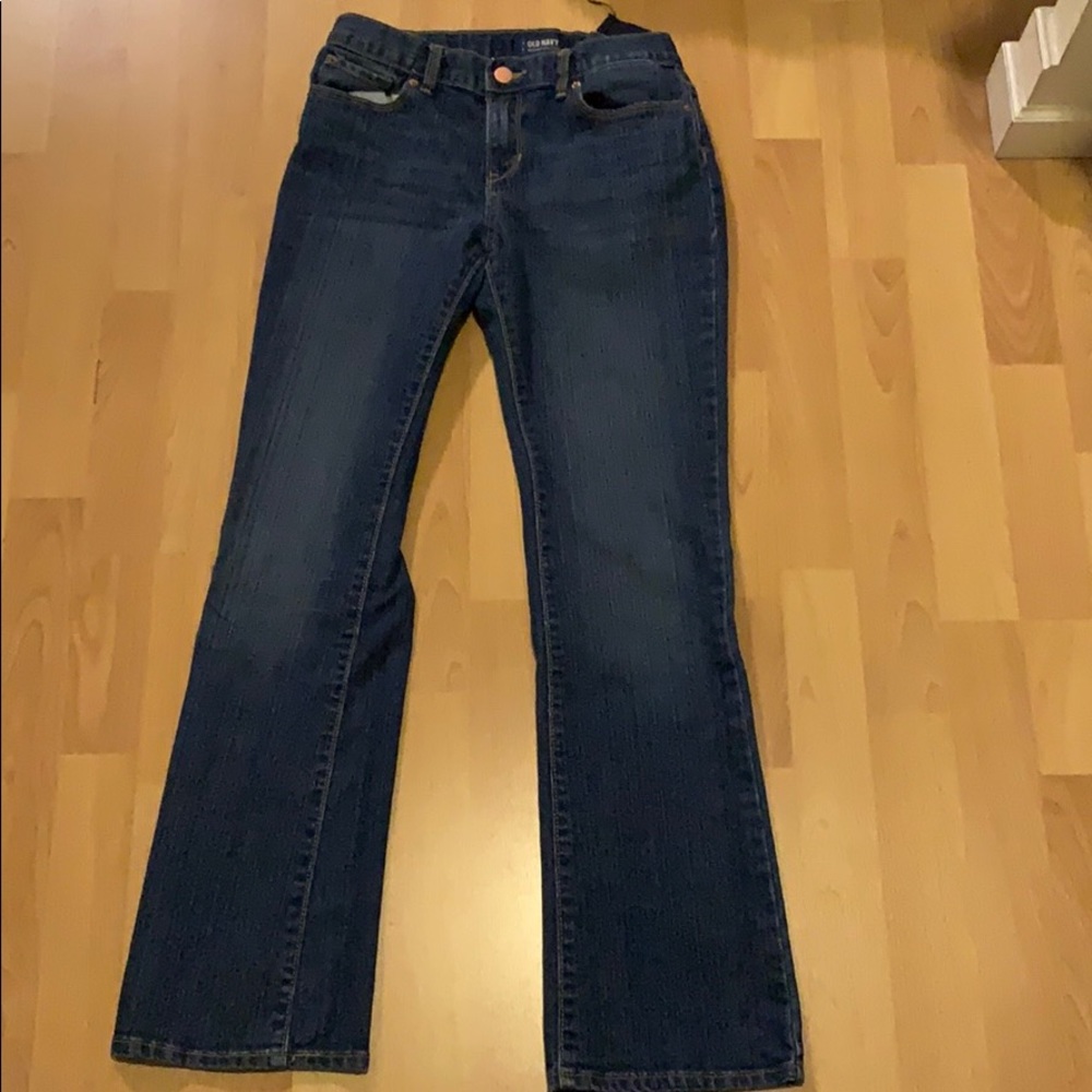 Regular blue jeans